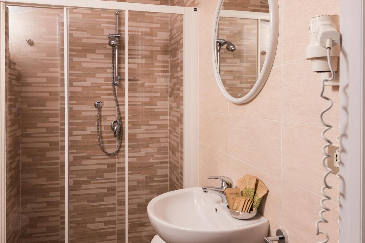 Hotel Lydia Cervia Esterno foto